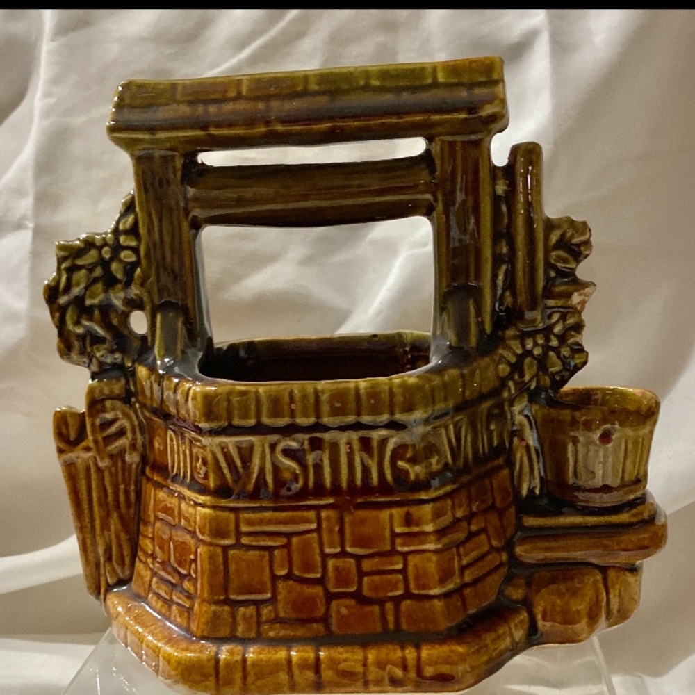 VINTAGE McCOY WISHING WELL